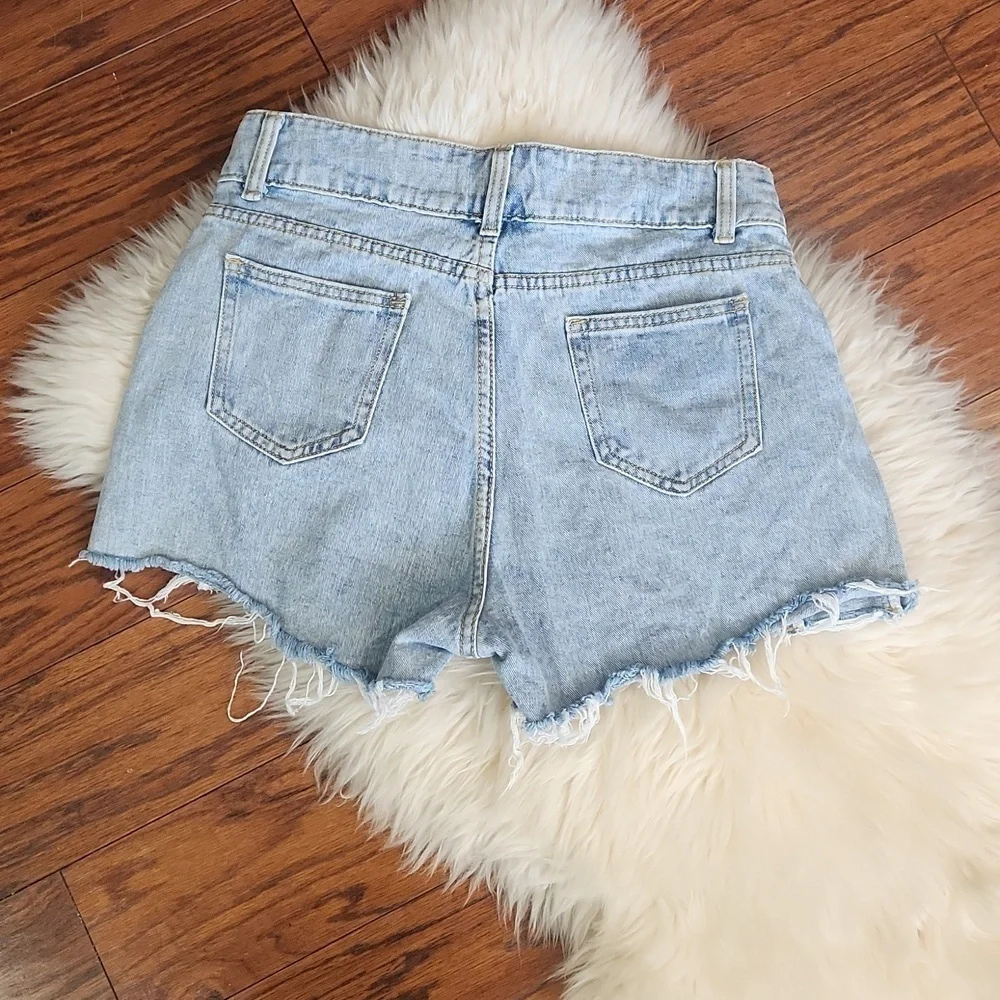 Light Wash Distressed Jean Shorts - Picture 4 of 4
